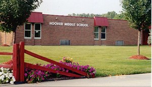Hoover Middle School front entrance